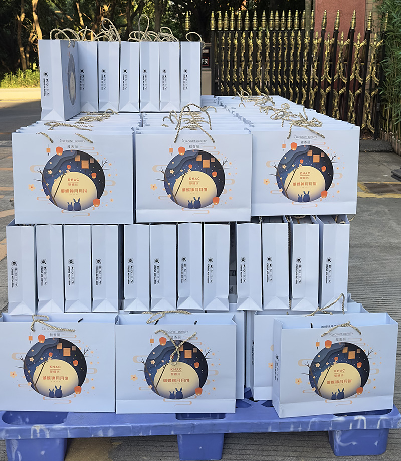 桂花飘香迎国庆,中秋赏月万事圆。同心庆中秋迎国庆！！