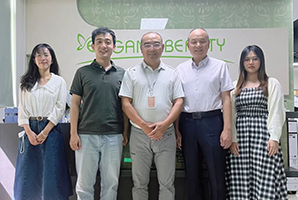 共建美好社会丨慈善与发展同行，爱心与责任并肩，鹏湾公益走访理事企业深圳市新利信誉官网集团