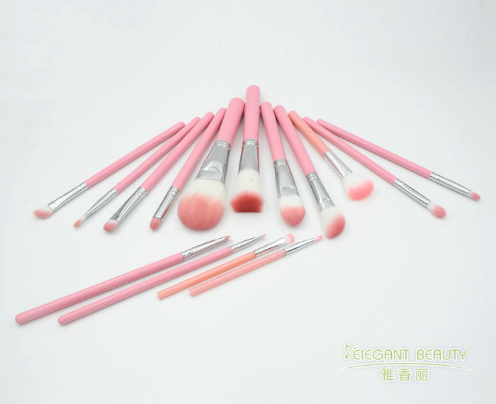 化妆刷定制的“口碑推荐”：那些用户好评如潮的定制刷具品牌